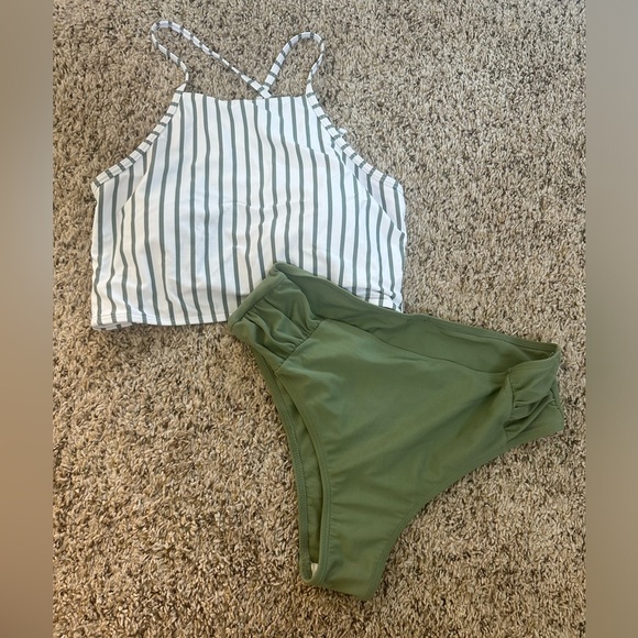 Cute two full coverage swimsuit - Picture 2 of 2